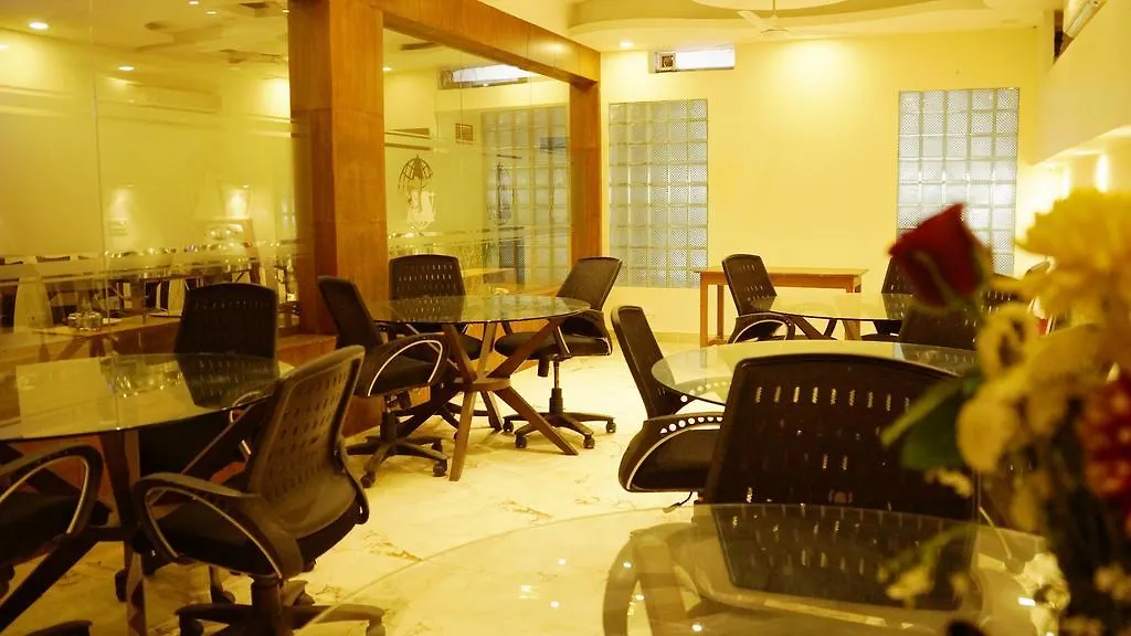 Maxfort Service Apartment グルガウン